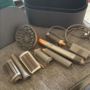 Dyson Multi-Styler in Gray and Copper